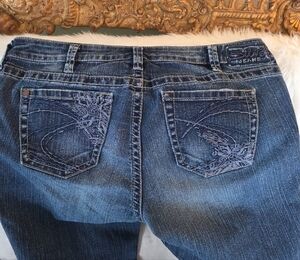 Silver Jeans Women's Dark Blue Bootcut Jeans with Faded Detail